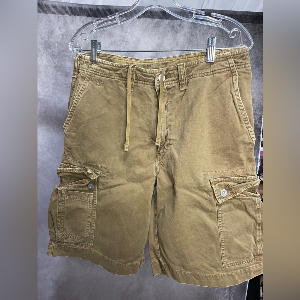 Vintage American Eagle outfitters cargo shorts.